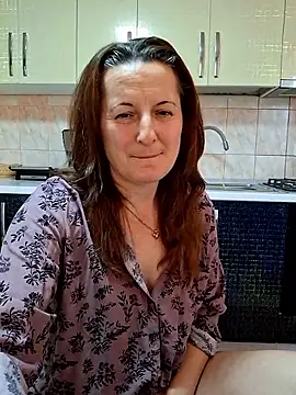 Snapshot of Fluturas2 chatting on 14, 11, 2025 Fluturas2 online show from 14, 11, 2025