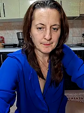 Snapshot of Fluturas2 chatting on 15, 11, 2025 Fluturas2 online show from 15, 11, 2025