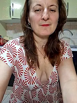 Snapshot of Fluturas2 chatting on 19, 11, 2025 Fluturas2 online show from 19, 11, 2025