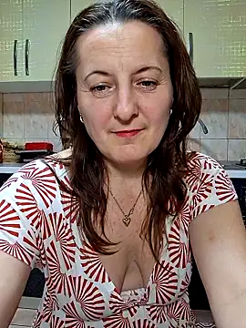 Snapshot of Fluturas2 chatting on 20, 11, 2025 Fluturas2 online show from 20, 11, 2025