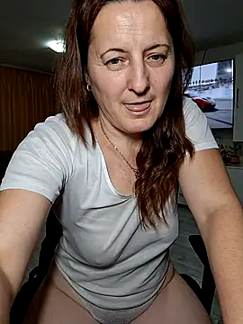 Snapshot of Fluturas2 chatting on 26, 11, 2025 Fluturas2 online show from 26, 11, 2025