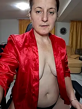 Snapshot of Fluturas2 chatting on 2, 12, 2025 Fluturas2 online show from 2, 12, 2025