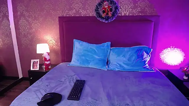 Snapshot of zoey_stonee chatting on 12, 11, 2025 zoey stonee online show from 12, 11, 2025