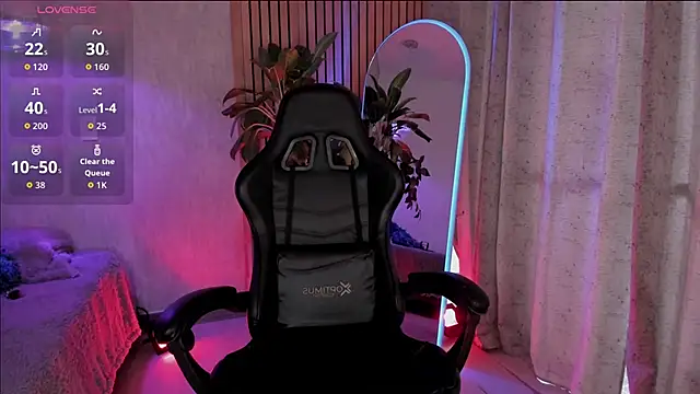 Snapshot of emma______ chatting on 4, 11, 2025 emma online show from 4, 11, 2025