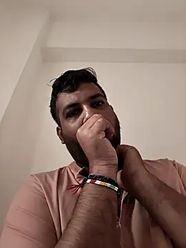 Snapshot of vinay_smalldick chatting on 22, 4, 2026 vinay smalldick online show from 22, 4, 2026