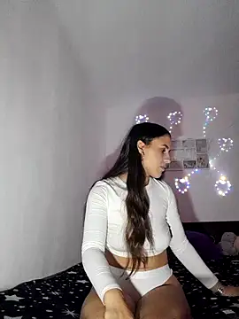 Snapshot of SweetViky chatting on 8, 10, 2025 SweetViky online show from 8, 10, 2025