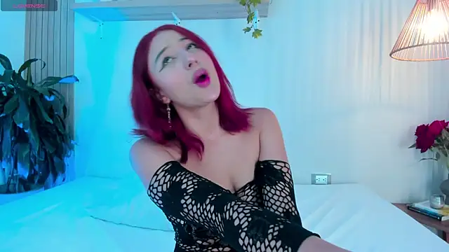 Cristalfoxy  online show from 12, 11, 2025