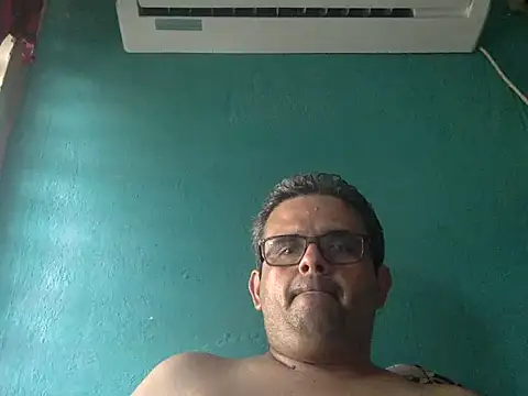 Snapshot of Katracho6969 chatting on 2, 10, 2025 Katracho6969 online show from 2, 10, 2025