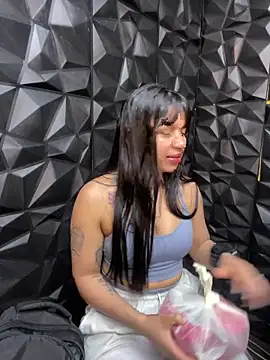 Snapshot of lil_charme chatting on 9, 9, 2025 lil charme online show from 9, 9, 2025