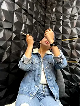 Snapshot of lil_charme chatting on 17, 9, 2025 lil charme online show from 17, 9, 2025