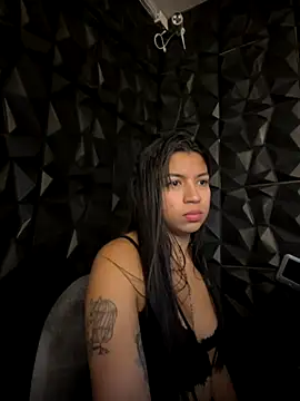 Snapshot of lil_charme chatting on 29, 10, 2025 lil charme online show from 29, 10, 2025