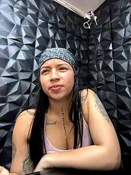 Snapshot of lil_charme chatting on 31, 10, 2025 lil charme online show from 31, 10, 2025