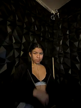 Snapshot of lil_charme chatting on 2, 11, 2025 lil charme online show from 2, 11, 2025