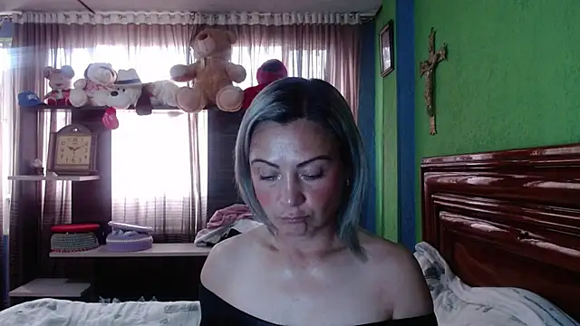 Snapshot of _Charlize_theron_ chatting on 14, 10, 2025 Charlize theron online show from 14, 10, 2025