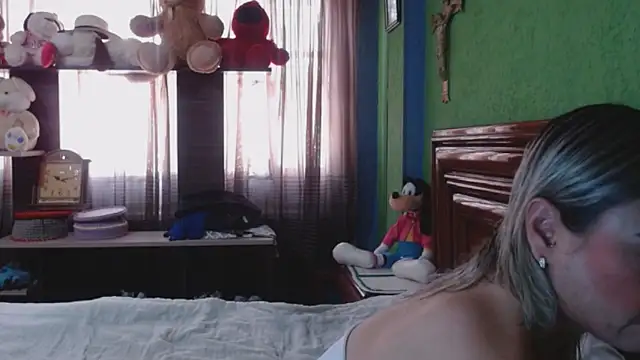 Snapshot of _Charlize_theron_ chatting on 11, 11, 2025 Charlize theron online show from 11, 11, 2025