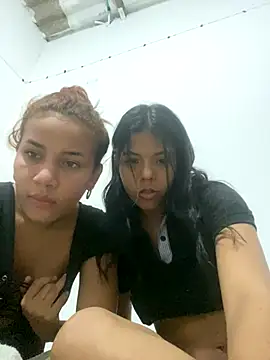 Snapshot of loversexxxles chatting on 17, 9, 2025 loversexxxles online show from 17, 9, 2025