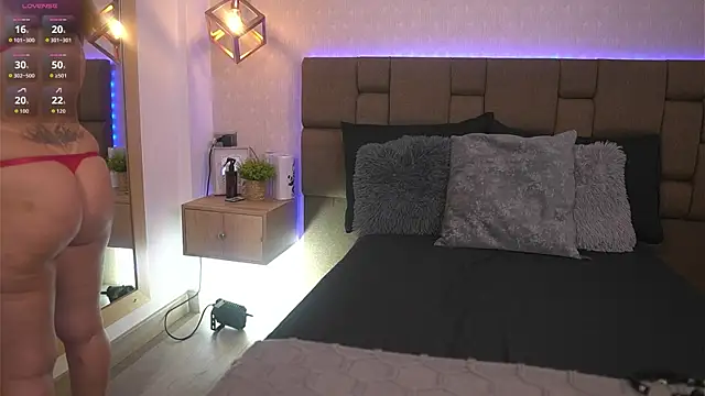 Julieth Rojas online show from 14, 4, 2026