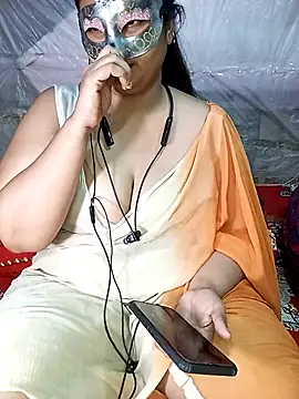 Snapshot of Tanisha-Chy chatting on 24, 11, 2025 Tanisha-Chy online show from 24, 11, 2025