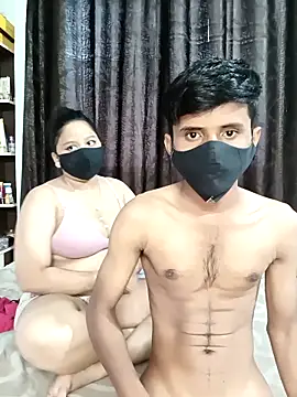 Beautiful couple 70 online show from 19, 10, 2025