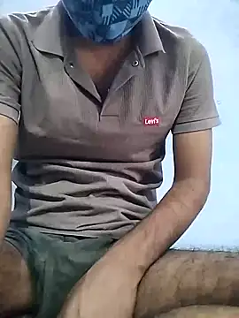 Snapshot of YourTarzan chatting on 17, 10, 2025 YourTarzan online show from 17, 10, 2025