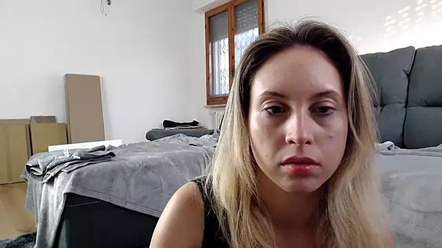 Snapshot of L_Sofia chatting on 14, 10, 2025 L Sofia online show from 14, 10, 2025