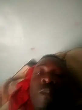 Snapshot of Mrhugeblack chatting on 29, 9, 2025 Mrhugeblack online show from 29, 9, 2025