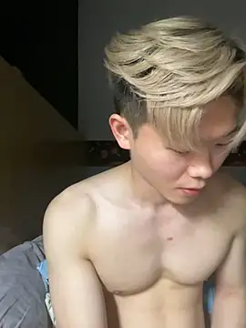 Snapshot of zachlee_69 chatting on 15, 11, 2025 zachlee 69 online show from 15, 11, 2025