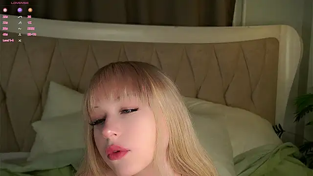 Snapshot of MarciDarugar chatting on 27, 10, 2025 MarciDarugar online show from 27, 10, 2025