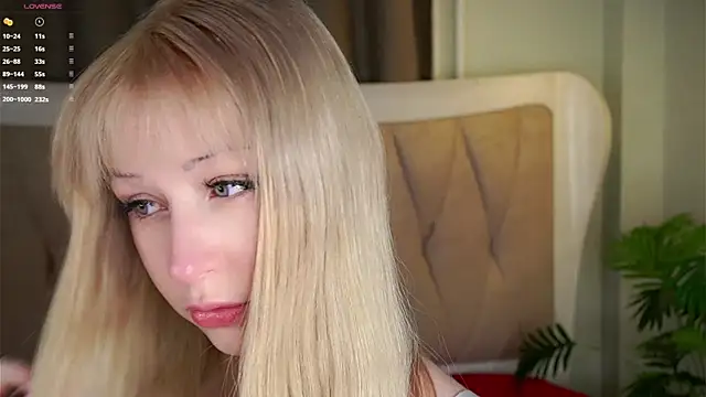 Snapshot of MarciDarugar chatting on 1, 12, 2025 MarciDarugar online show from 1, 12, 2025