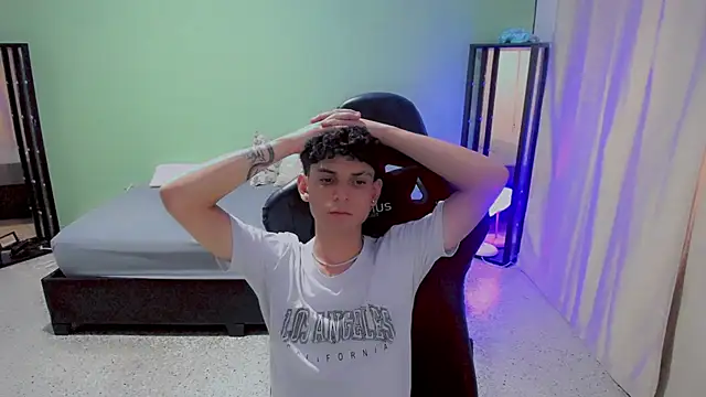 Snapshot of dilan_hott_ chatting on 19, 9, 2025 dilan hott online show from 19, 9, 2025