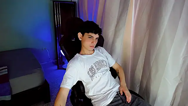 Snapshot of dilan_hott_ chatting on 1, 10, 2025 dilan hott online show from 1, 10, 2025