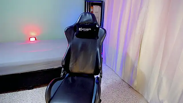 Snapshot of dilan_hott_ chatting on 6, 10, 2025 dilan hott online show from 6, 10, 2025