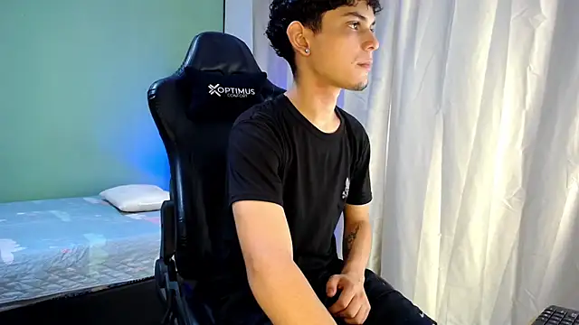 Snapshot of dilan_hott_ chatting on 9, 10, 2025 dilan hott online show from 9, 10, 2025