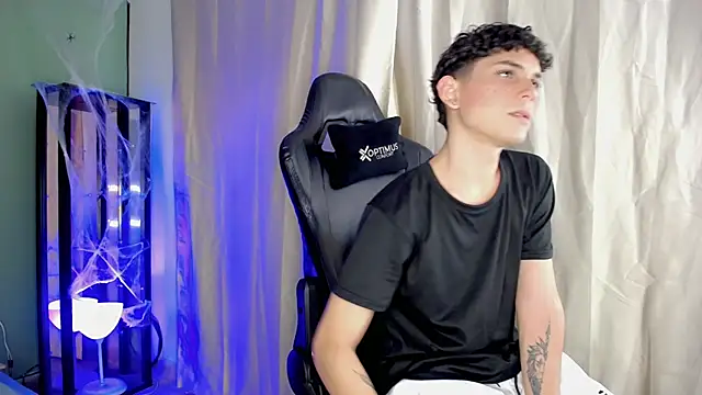 Snapshot of dilan_hott_ chatting on 28, 10, 2025 dilan hott online show from 28, 10, 2025