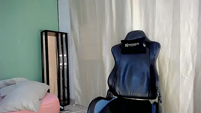 Snapshot of dilan_hott_ chatting on 13, 11, 2025 dilan hott online show from 13, 11, 2025