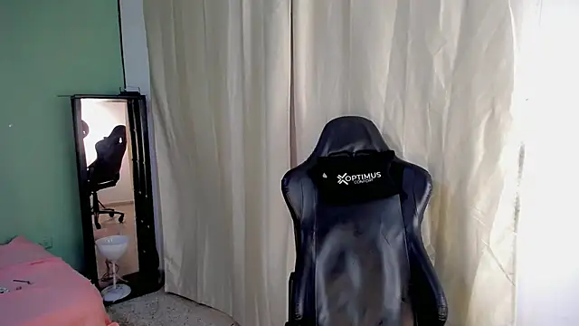 Snapshot of dilan_hott_ chatting on 19, 11, 2025 dilan hott online show from 19, 11, 2025