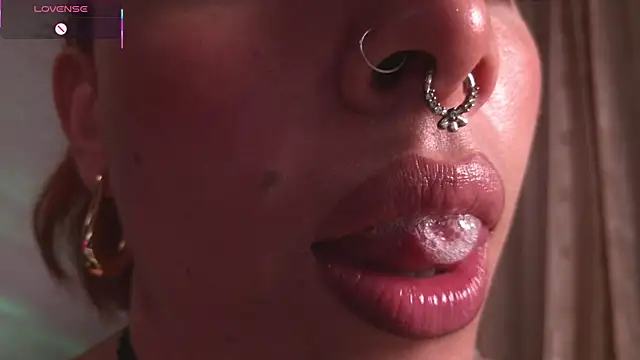 bri von dhara   online show from 18, 12, 2025