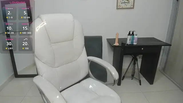 Aiilyn Ds online show from 4, 10, 2025