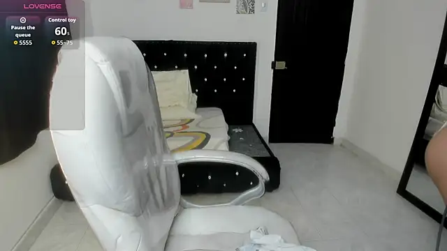 Aiilyn Ds online show from 26, 10, 2025