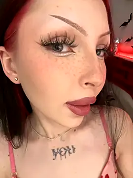 Snapshot of Lina_Thornton_ chatting on 17, 10, 2025 Lina Thornton online show from 17, 10, 2025