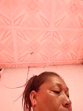 Naomi-Mature online show from 15, 4, 2026