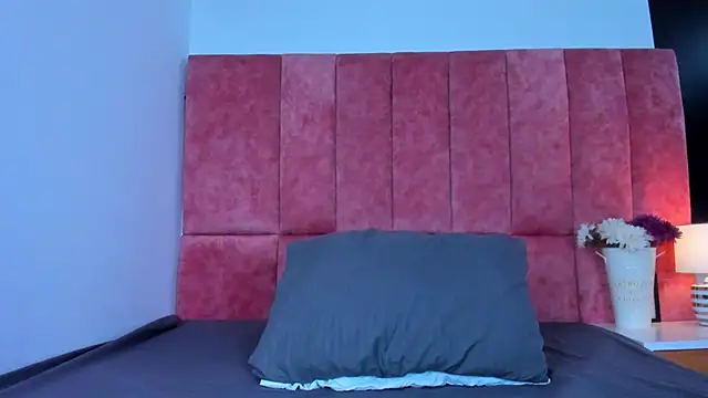 kittyy milk 001 online show from 18, 1, 2026