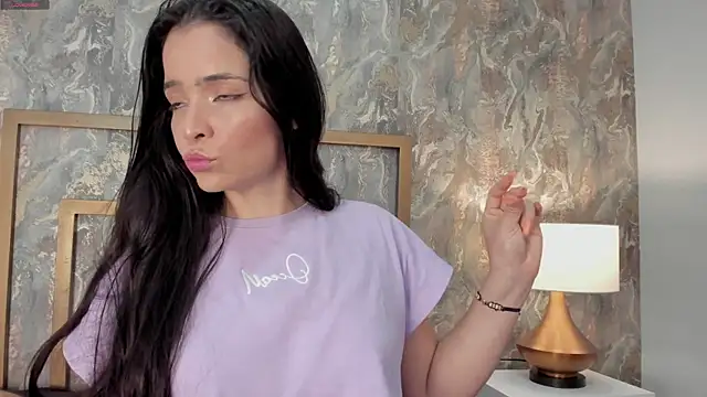 Snapshot of DannaBelucci chatting on 28, 10, 2025 DannaBelucci online show from 28, 10, 2025