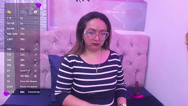 Snapshot of leyla_smithh chatting on 18, 10, 2025 leyla smithh online show from 18, 10, 2025