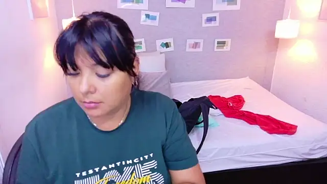 Snapshot of fat_naughtyass chatting on 27, 5, 2026 fat naughtyass online show from 27, 5, 2026