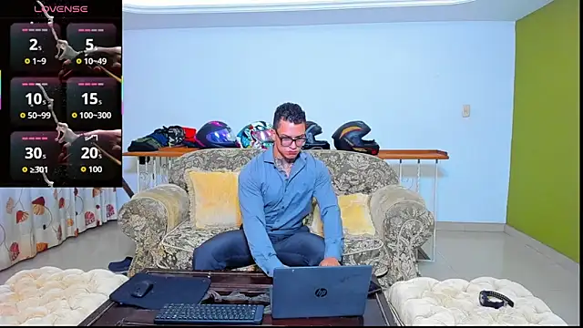 ArnoldSexy  online show from 6, 10, 2025