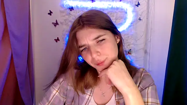 JuiceLips   online show from 23, 9, 2025