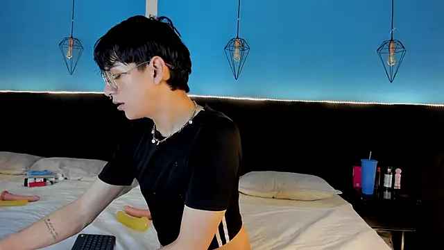 AleAurarashi online show from 13, 9, 2025