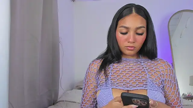 Snapshot of elzafuentes1 chatting on 4, 11, 2025 elzafuentes1 online show from 4, 11, 2025