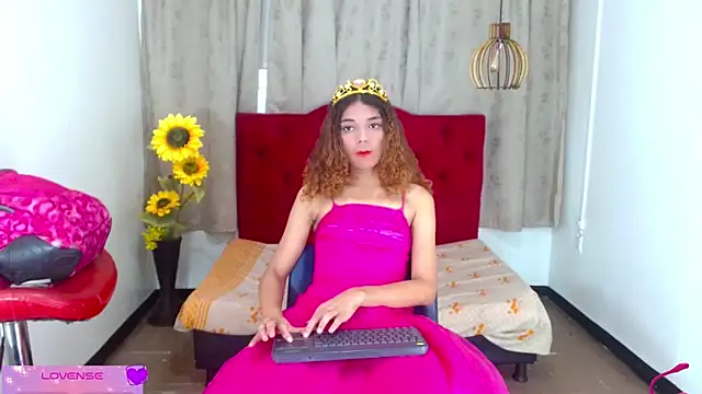 Snapshot of luisa__torres chatting on 7, 11, 2025 luisa torres online show from 7, 11, 2025